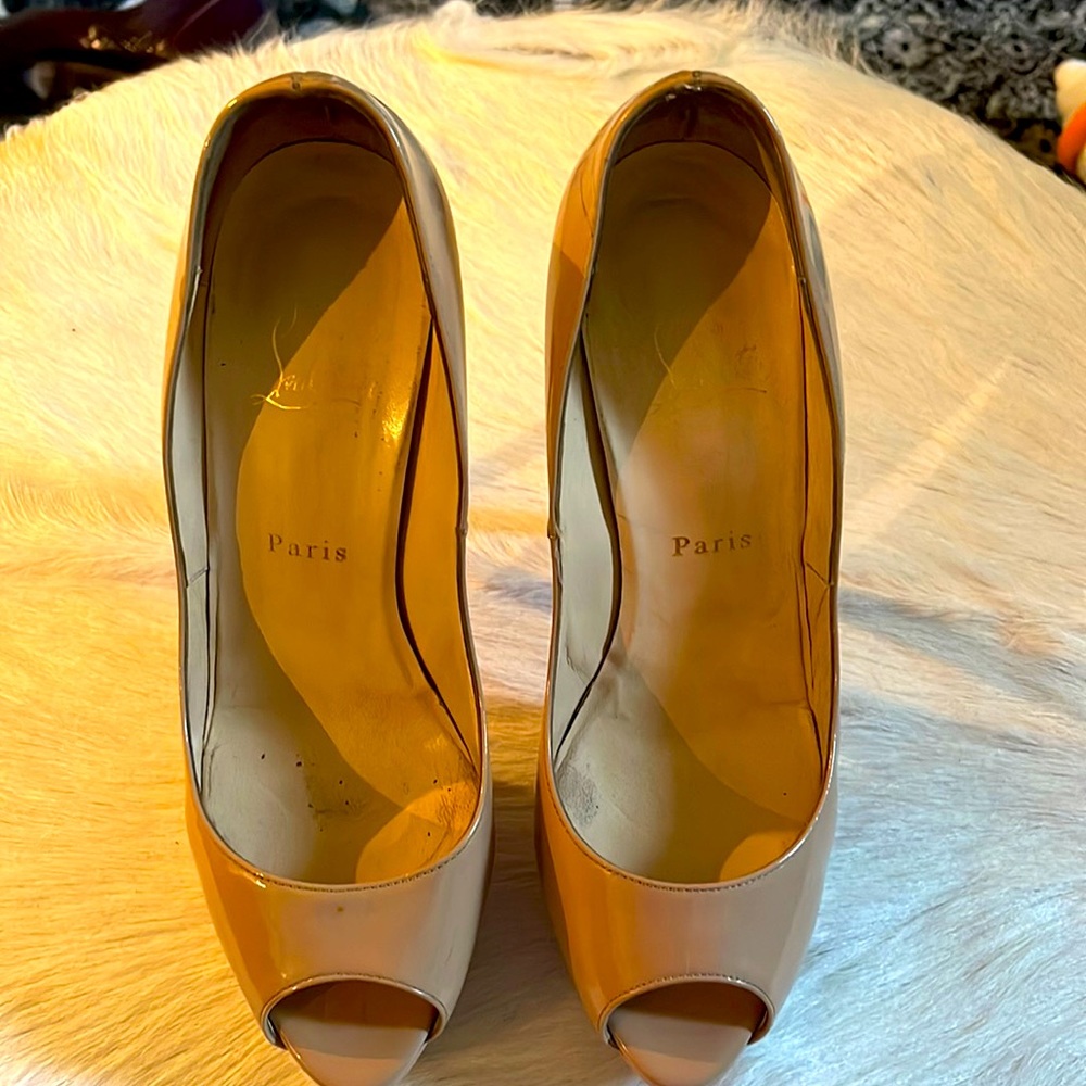 Christian Louboutin peep toe